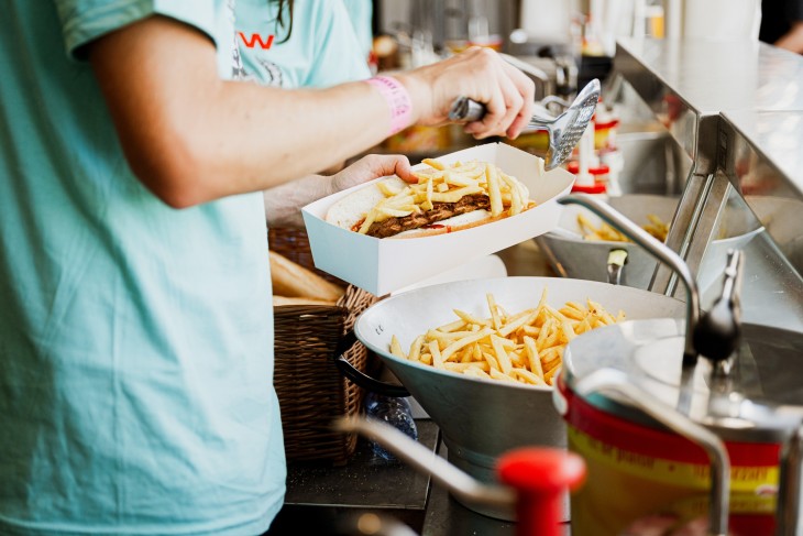 In Bildern: farbenfrohe Gerichte, F&B ganz in Schwarz